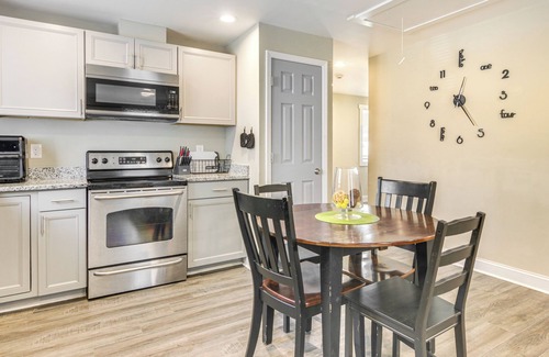 Monroe House | 1 Mi to Dtwn Monroe: Family-Friendly Duplex!