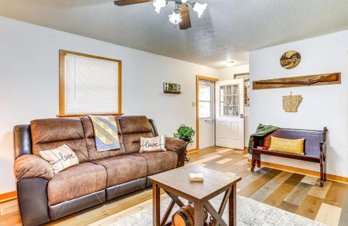 Mountain View House | 1 Mi to Dtwn Mountain View Home with Deck