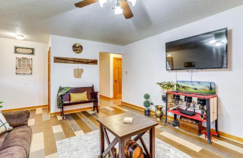 Mountain View House | 1 Mi to Dtwn Mountain View Home with Deck