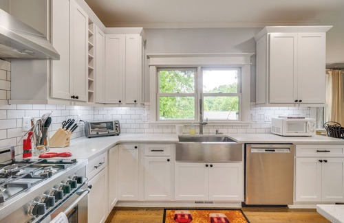 Duke Park House | 1 Mi to Dtwn: Upscale Retreat in Durham!