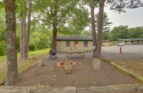 Greers Ferry House | 1 Mi to Greers Ferry Lake Cabin with Pool Access