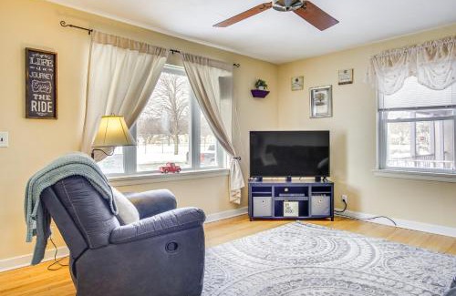 Green Bay House | 1 Mi to Lambeau Field Residential Home with Yard