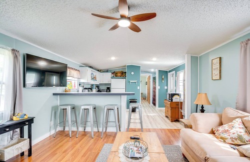 Manattee Road House | 1 Mi to Manatee Springs State Park: Cozy Getaway!