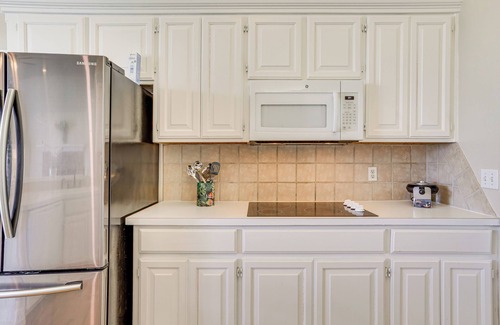 Edmond House | < 1 Mi to Oak Tree National: Cozy Getaway!