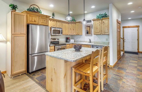 McCall Condo | 1 Mi to Ponderosa State Park: Condo w/Pool Access