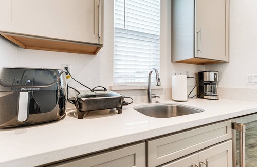 Lathrop Apartment | 1 Mi to San Joaquin River: Studio w/Pool Access