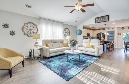 Eden House | 1 Mi to Shopping District: Chic Springfield Home