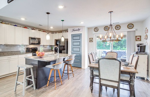 Eden House | 1 Mi to Shopping District: Chic Springfield Home