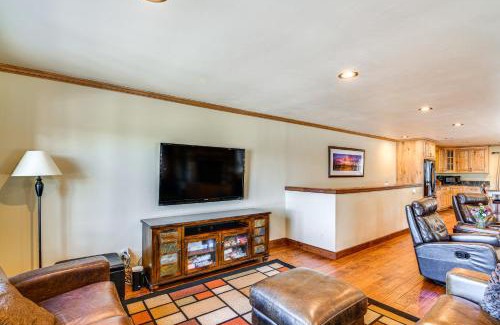 South Lake Tahoe House | 1 Mi to Ski Resort South Lake Tahoe Townhome