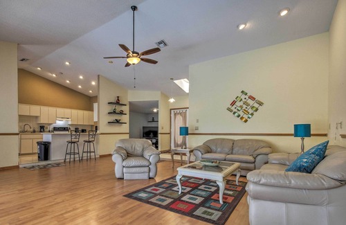 Spring Hill House | 1 Mi to Weeki Wachee: Home w/Pool in Spring Hill