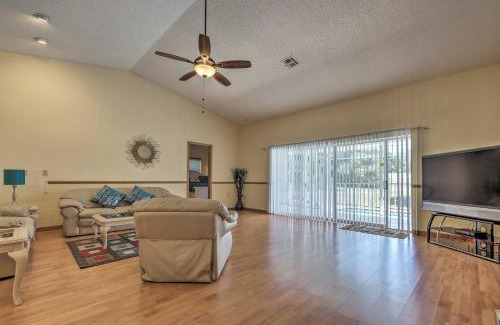 Spring Hill House | 1 Mi to Weeki Wachee Home with Pool in Spring Hill
