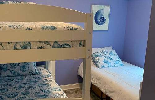 Kennebunkport Condo | 1 mile drive to GRB-1st Floor Condo