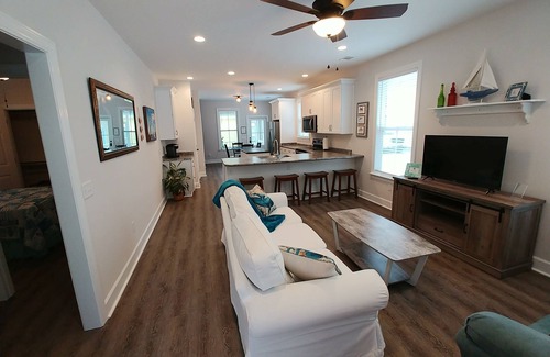 Port Royal House | 1 mile from Parris Island! Close to beaches, restaurants and shopping. Sleeps 8