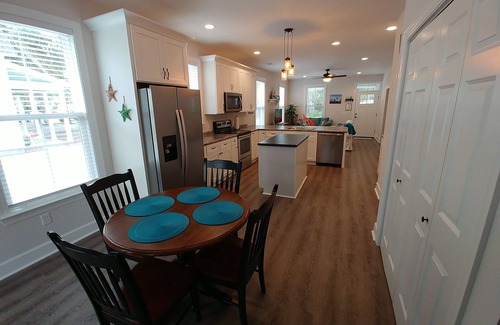 Port Royal House | 1 mile from Parris Island! Close to beaches, restaurants and shopping. Sleeps 8