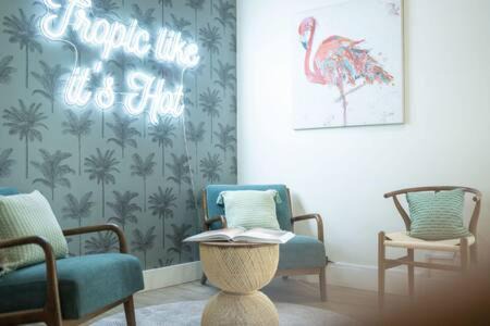 Wexford Leas House | 1 Mile to Honeymoon Island ~Heated Pool ~Putt Putt