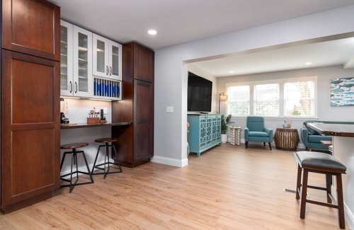 Briggs Farm House | 1 mile to Scarborough Beach-CENTRAL AIR! Block Island Ferry, Narragansett, 7 bed