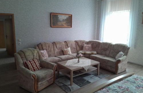 Altentreptow Apartment | 1 Zi, FeWo mit Küche und Bad