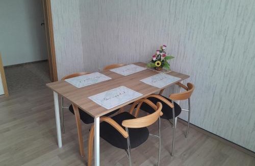 Altentreptow Apartment | 1 Zi, FeWo mit Küche und Bad