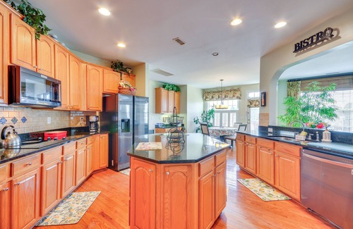 Jamestown House | 10 Mi to Dtwn Greensboro: Family Gem w/Yard