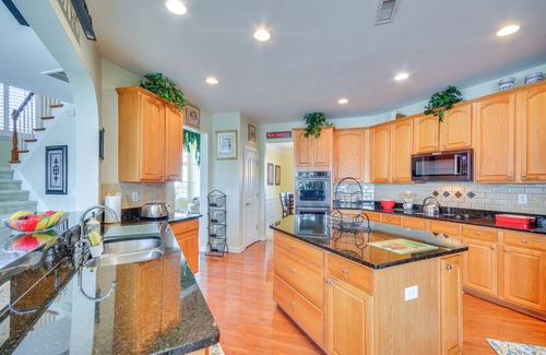 Jamestown House | 10 Mi to Dtwn Greensboro: Family Gem w/Yard