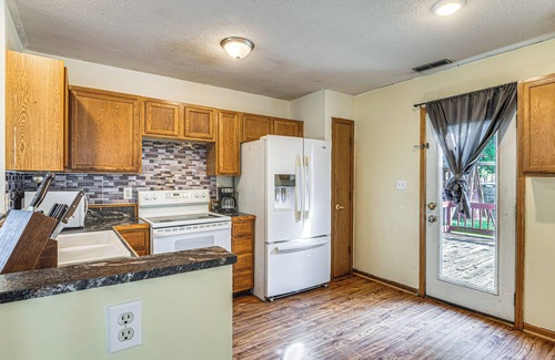 Acton House | 10 Mi to Dwtn Indianapolis: Home w/Grill & Yard