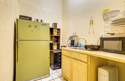 Northeast El Paso Apartment | 10 Mi to Franklin Mountains: Quiet Studio w/Patio