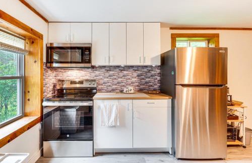 Hill House | 10 Mi to Newfoundland Lake Updated Forest Retreat