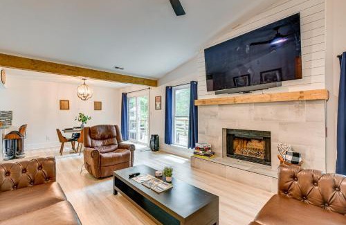 Wessex Square House | 10 Mi to Uptown Charlotte Family Home with Backyard