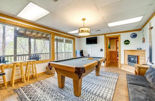 Balsam House | 10 Mi to Waynesville Cabin with Hot Tub and Mtn Views