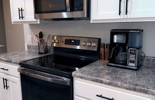 Pensacola House | 10 min from NAS & 15 min to beach - Home with fenced in backyard