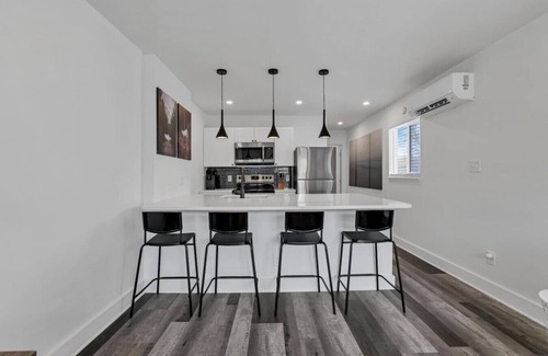 Near East Columbus House | 10 Min to Airport | Modern | Workspace | Unit D