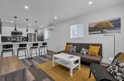 Near East Columbus House | 10 Min to Airport | Modern | Workspace | Unit D