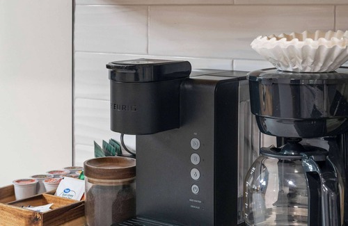 Southwest Raleigh House | 10 Min to Downtown | Desk | Fenced Yard | Wi-Fi