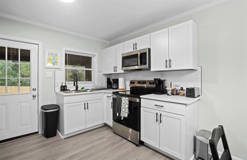 Southwest Raleigh House | 10 Min to Downtown | Smart TVs | Fast Wi-Fi