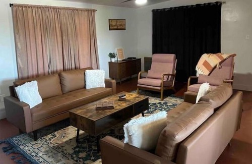 Twentynine Palms House | 10 Min to JTNP, Clean, Centrally Located