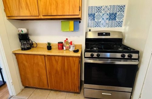 Central San Pedro Apartment | 10 minutes to beach from 750A 9th St, All Inclusive Coastal Town of San Pedro CA