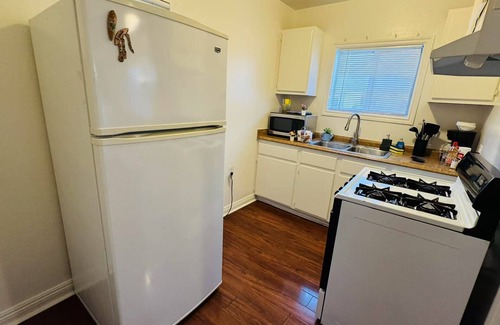 Central San Pedro Apartment | 10 minutes to beach from 756A 9th St, All Inclusive Coastal Town of San Pedro CA