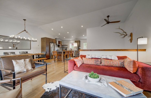 Big Sky Condo | 10-minutes to Ski Resort, 2.5-Bedroom, Mountain Views, Hot Tub/Sauna