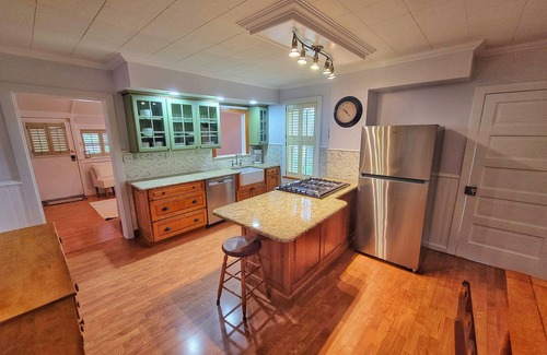 Swainton House | 10 Minutes to the beach! Historic home on the Jersey Shore.