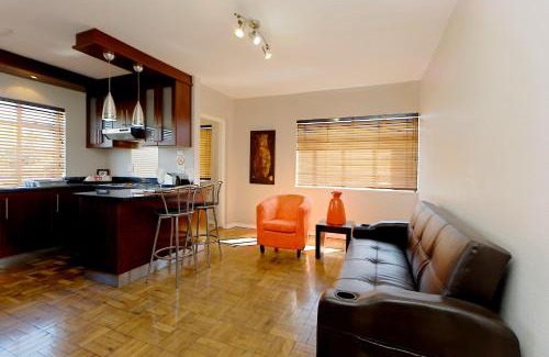 Port Elizabeth Central Hotel | 10 on Cape Self Catering Apartments