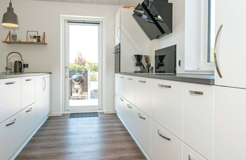Pøt Strandby House | 10 person holiday home in Juelsminde