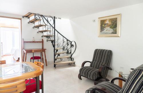 Barrios Unidos Apartment | 100 Wonderful House