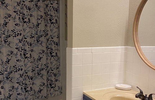 Newell House | 100 year old farmhouse in small town