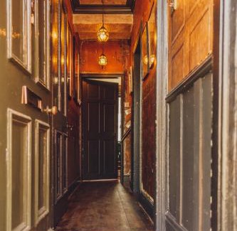 York House | 101 House At The End. Witchcraft & Wizardry House