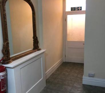 Sketty House | 106 Brynmill - Room 8