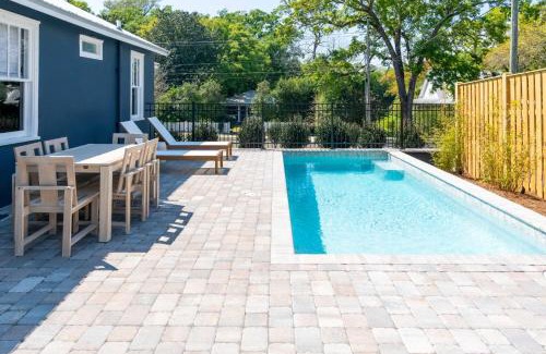 Fairhope House | 106 the Church St Collection with pool