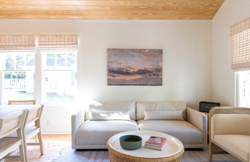 Fairhope House | 106 the Church St Collection with pool