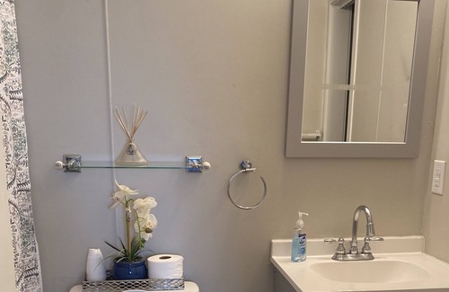 North Charleston Condo | *10mins DT/*5mins Airport/*25mins Beaches w/ Pool!