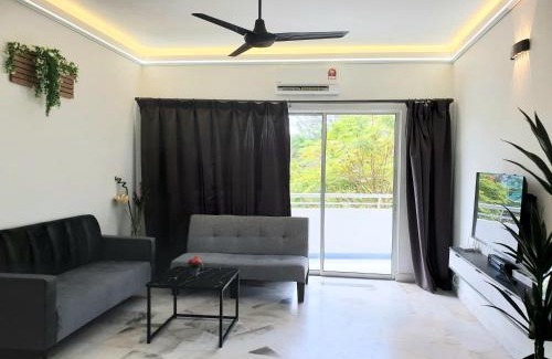 Kampung Teluk Kemang Apartment | 11 Cozyhome -Karaoke pool bbq fishing