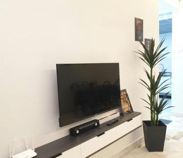 Kampung Teluk Kemang Apartment | 11 Cozyhome -Karaoke pool bbq fishing